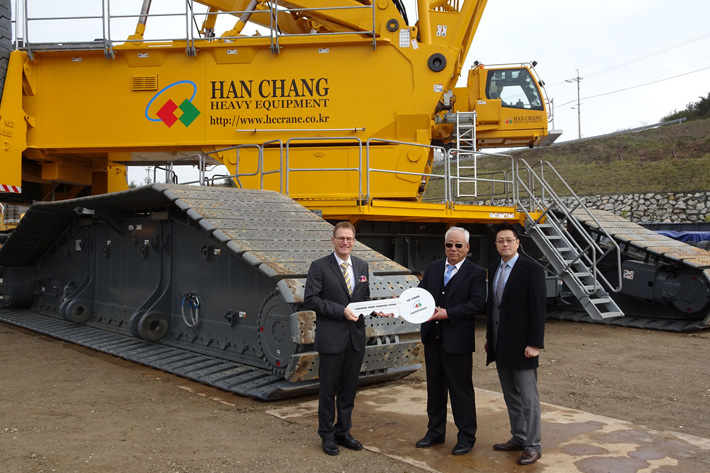 Hanchang takes delivery of Liebherr LR 11000 crawler crane