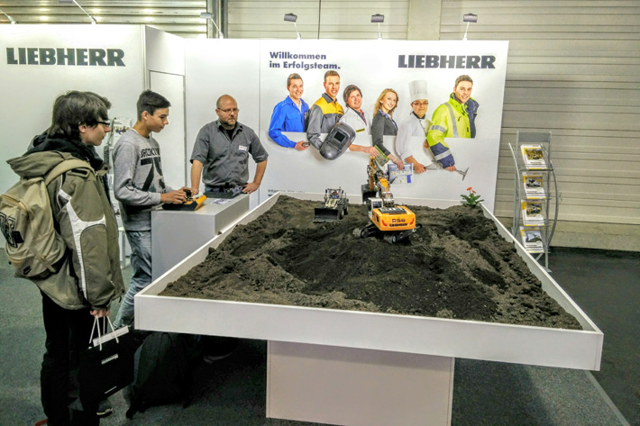 Liebherr präsentiert sich auf der Ulmer Bildungsmesse