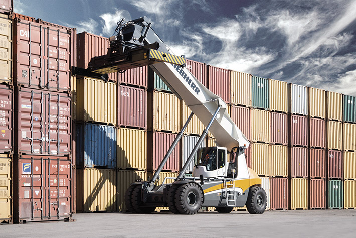 The first new Liebherr reachstacker started its daily duty in the Port of Ravenna
