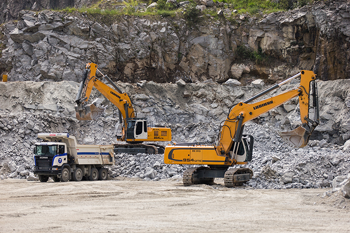 New Liebherr R 954 SME Hydraulic Excavators operating successfully in Brazil