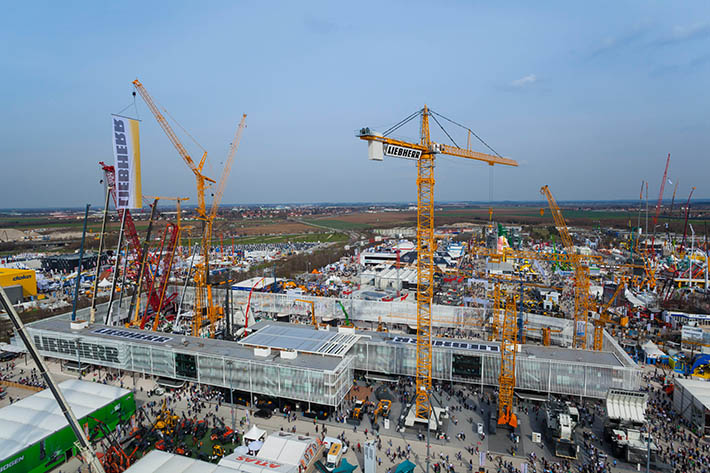 „Be Part of Something Bigger“: Liebherr lädt Besucher der Bauma 2016 auf einen der größten Messestände weltweit ein