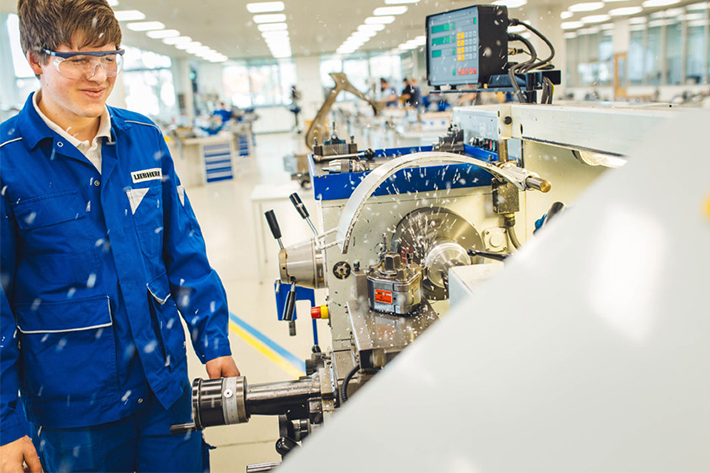 “Be Part of Something Bigger”: Apprenticeships and career opportunities at Liebherr at Bauma 2016