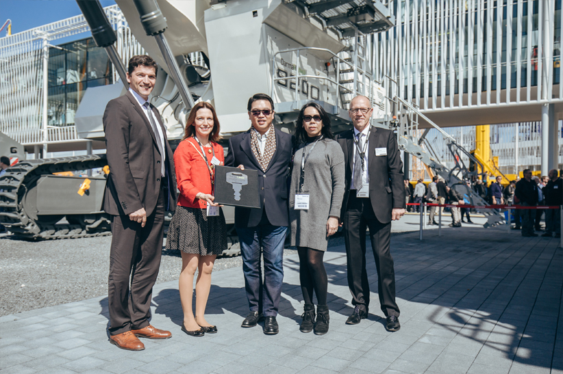 Successful Launch of the R 9200 Mining Excavator