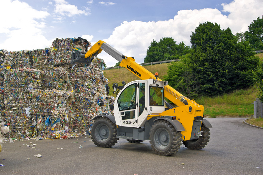 Liebherr telescopic handler TL 441-7 at the IFAT 2016
