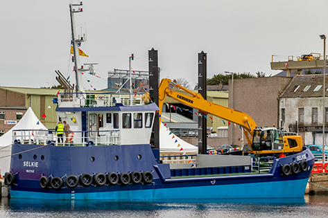 Liebherr supplies excavator for Moray Council’s new dredger