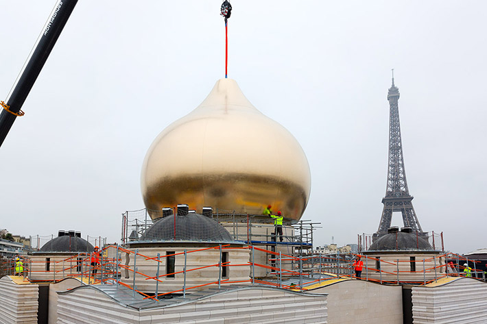 Precision dome hoist near the Eiffel Tower by Liebherr LTM 1350-6.1 mobile crane