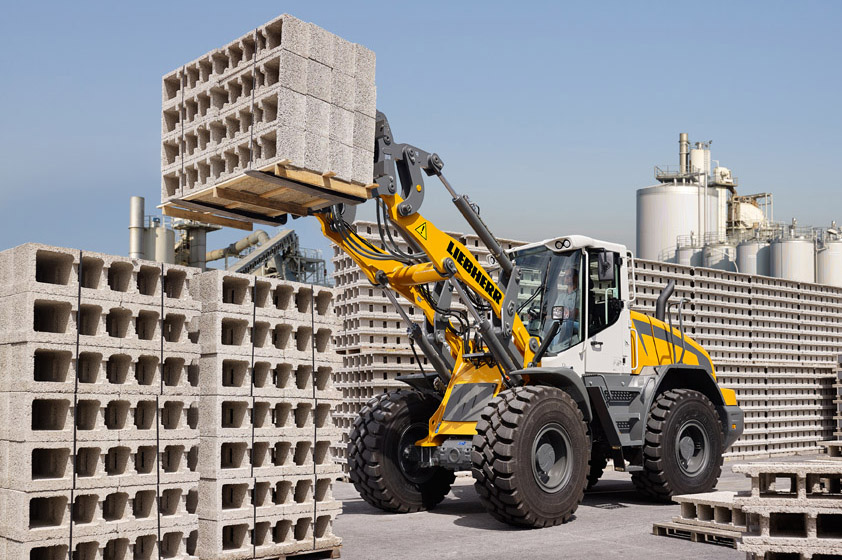 Liebherr zeigt auf der NordBau 2016 Baumaschinen für vielfältige Einsätze
