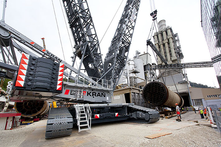 Lots of work for the new and largest crawler crane in Switzerland – the new Liebherr LR 1750/2 operated by Fanger proves its worth on its first job