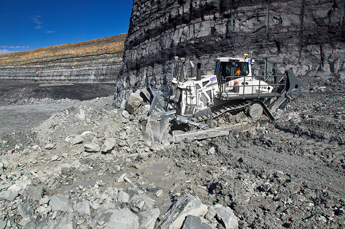 MINExpo 2016: World's first hydrostatically powered crawler tractor in the 70-tonne category: the Liebherr PR 776 