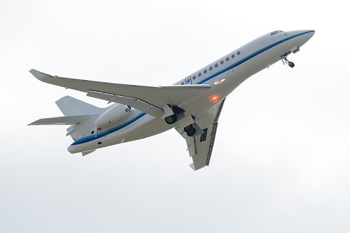 Entry into Service: Liebherr-Aerospace on Board the Falcon 8X