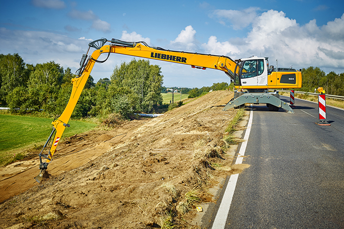 Liebherr-Mobilbagger A 924 Litronic bei Brückenerneuerung im Einsatz