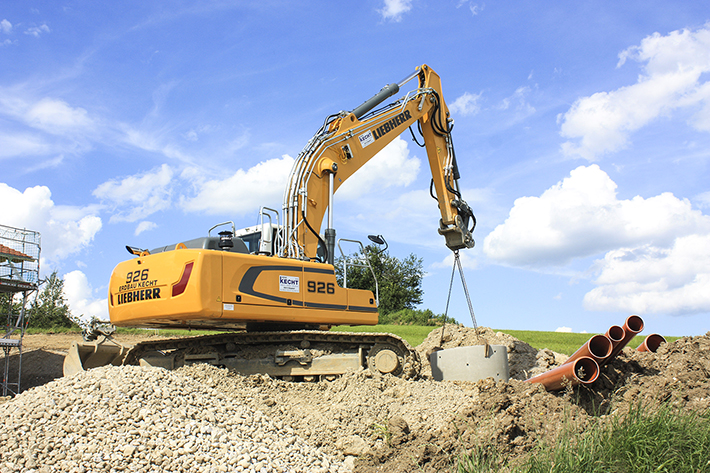 Global première for the new Liebherr R 926 crawler excavator in Bavaria