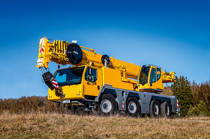 Economical all-rounder on four axles: Liebherr unveils the new economical and versatile LTM 1090-4.2 mobile crane at Conexpo 2017 