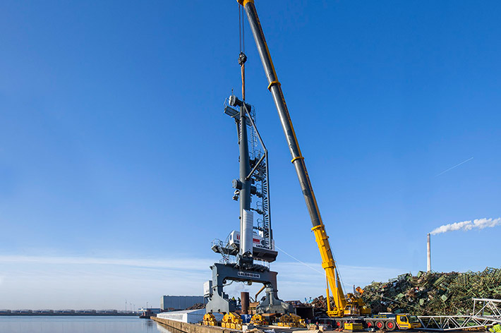 Liebherr LTM 1500-8.1 mobile crane operated by Ulferts & Wittrock assembles Liebherr portal slewing crane in Bremen