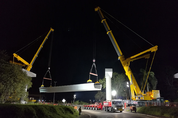 Mamut de Colombia construye con varias grúas móviles Liebherr una nueva línea de metro en la ciudad de Panamá
