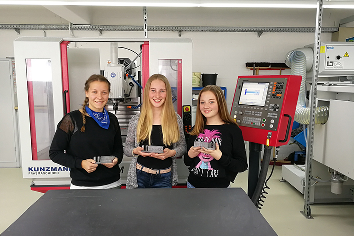 Girls‘ Day 2017: Liebherr-Technik zum Anfassen