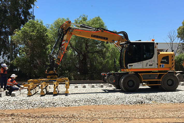 Liebherr A 922 Rail Excavator impresses DPTI Adelaide