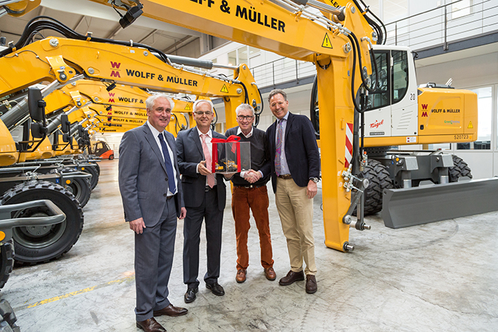 Die Unternehmensgruppe Wolff & Müller investiert in 19 neue Liebherr-Baumaschinen