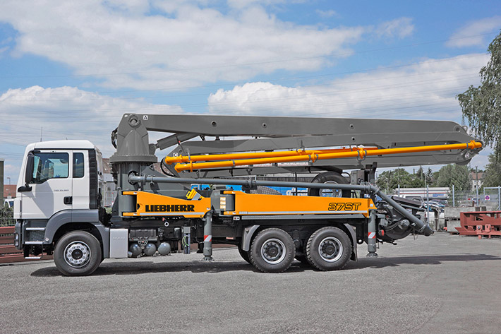 Liebherr 37 R4 ST truck mounted concrete pump at the CTT in Moscow