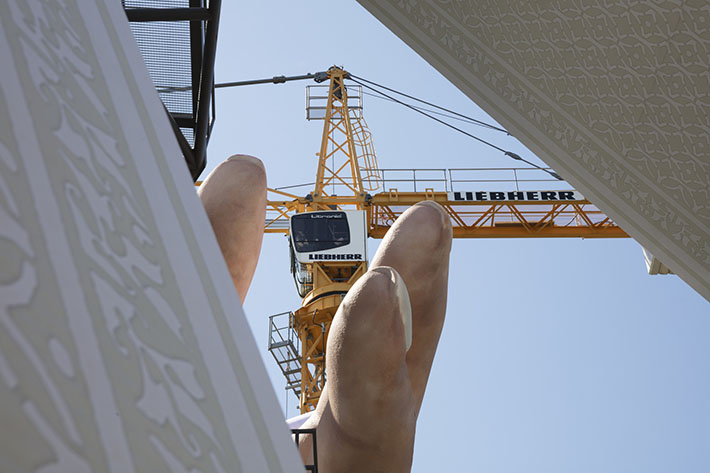 Technology meets art – two Liebherr tower cranes build stage set in Bregenz