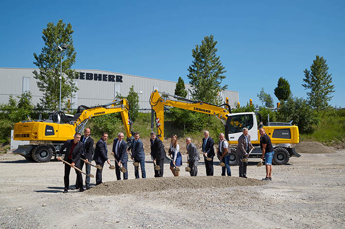 Liebherr setzt Spatenstich für neues Entwicklungs- und Vorführzentrum in Kirchdorf