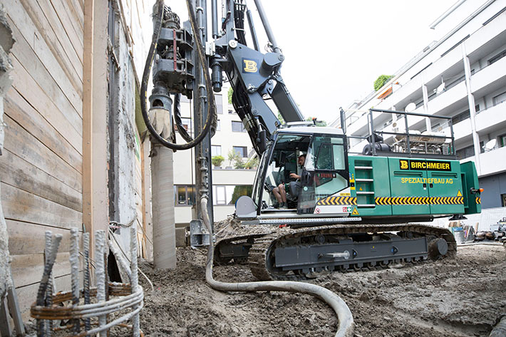 An All-round Machine for Deep Foundation Applications: the New Piling and Drilling Rig LRB 16 from Liebherr