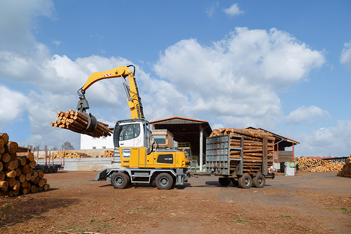 Liebherr presents the LH 35 M Timber Litronic material handler at Elmia Wood 2017