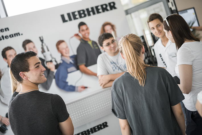 Liebherr lädt zum Berufsinformationstag 2017 in Biberach ein