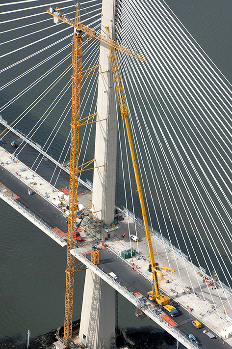 Las grúas Liebherr de gran importancia en la construcción del puente de Queensferry
