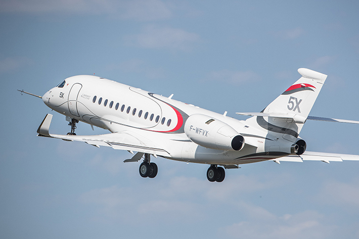 Equipped with technology by Liebherr: the Falcon 5X takes off for its first flight