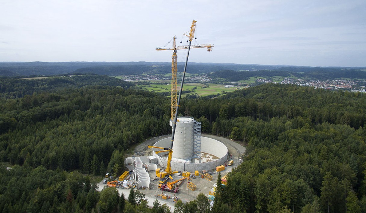 LTM 11200-9.1 mobile crane assembles special Liebherr construction crane for Max Bögl energy storage project