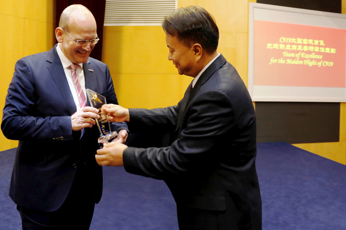 „Team of Excellence“-Award for Liebherr-Aerospace