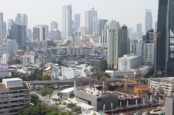 Liebherr luffing jib cranes feature on prime new Bangkok ‘Three Neighbourhood’ development