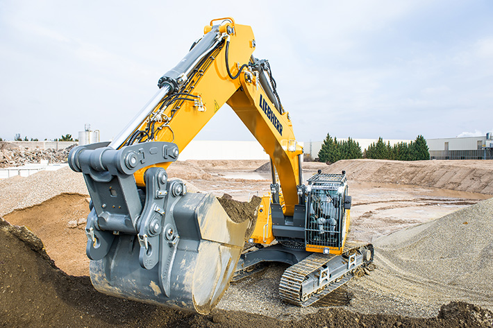 Liebherr presents at Smopyc 2017 the R 946 – its first stage IV/ Tier 4f crawler excavator on market