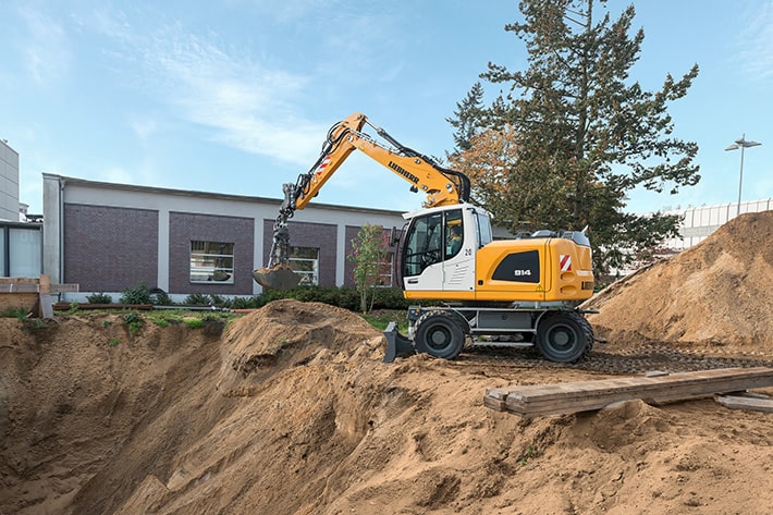 Trade show premiere: the Liebherr A 914 Litronic wheeled excavator