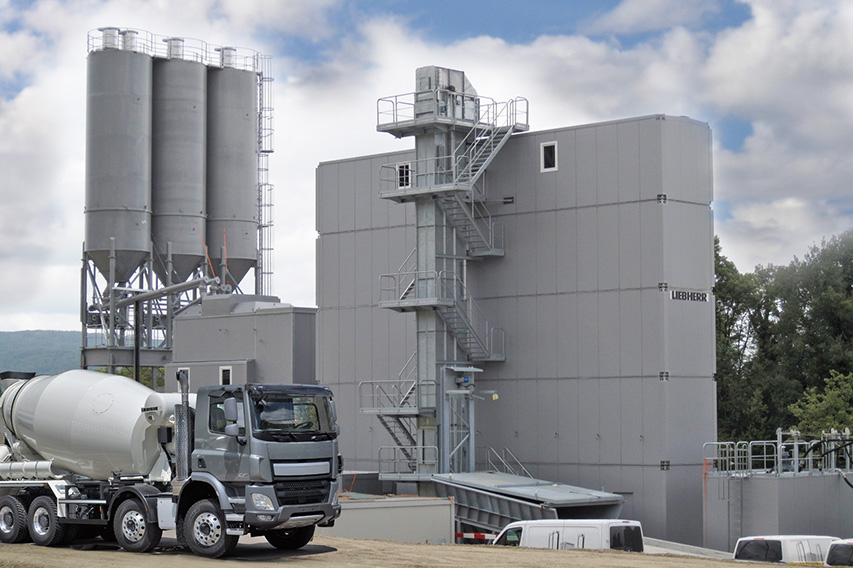 New Liebherr mobile tower silo for concrete batching plants