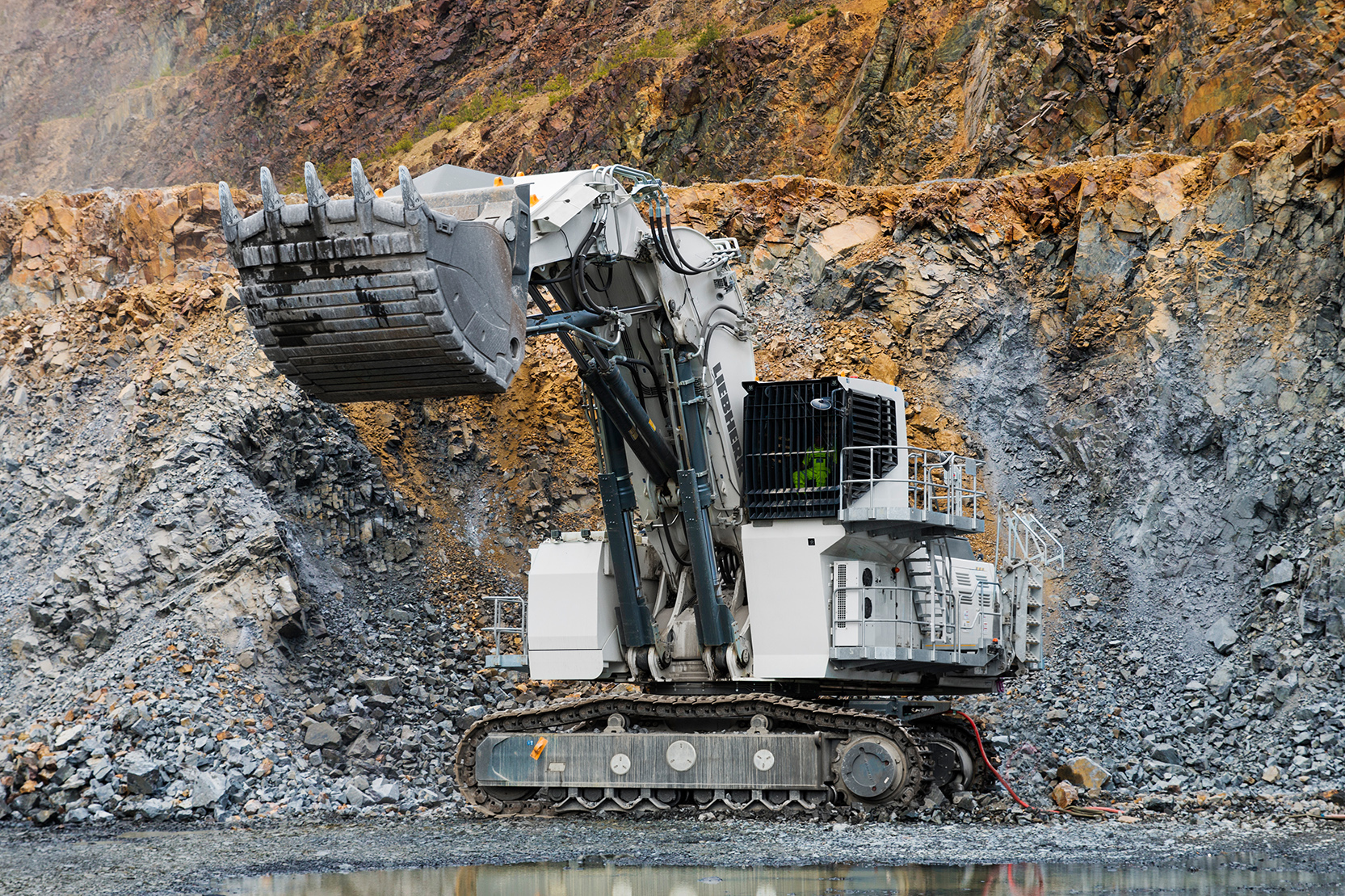 Liebherr delivers 200 t electric drive excavator to Eurovia mine