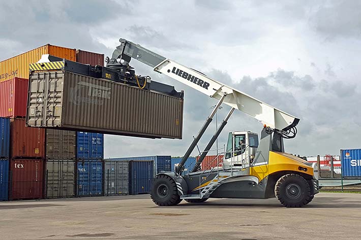 Liebherr reachstacker convinced with high performance