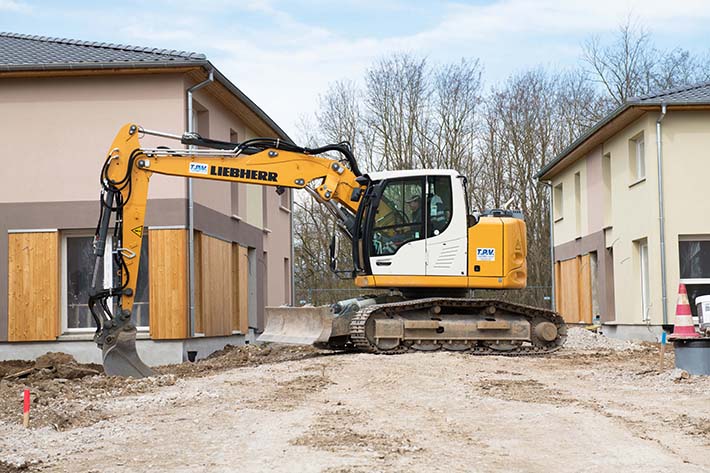 Une nouvelle pelle sur chenilles R 914 Compact Liebherr complète la flotte de machine chez TPV