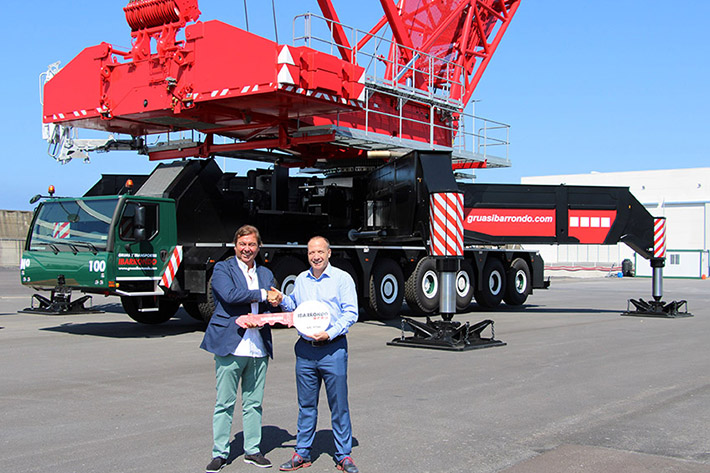 Ibarrondo receives first Liebherr LG 1750 lattice boom mobile crane with new SL20F2 boom system in Spain