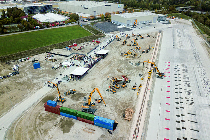 Liebherr celebrates opening of new development and demonstration centre in Kirchdorf