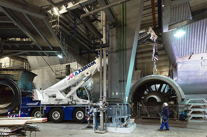 Compact crane from Liebherr a miracle worker where space is at a premium