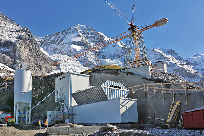 La centrale à béton Liebherr est exploitée à 2 340 mètres d'altitude en Suisse