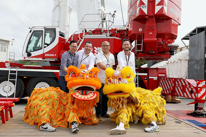 First LTM 1450-8.1 mobile crane delivered to Asia –Set Win Group delighted with its Liebherr 450-tonne machine