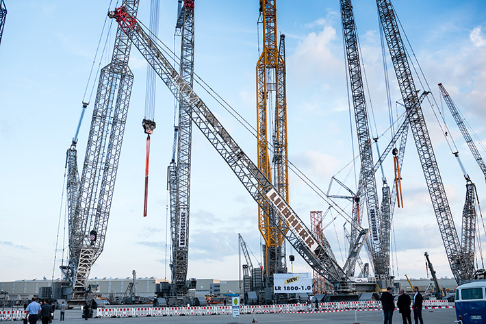 Designed for maximum performance: Liebherr unveils new 800-tonne LR 1800-1.0 crawler crane