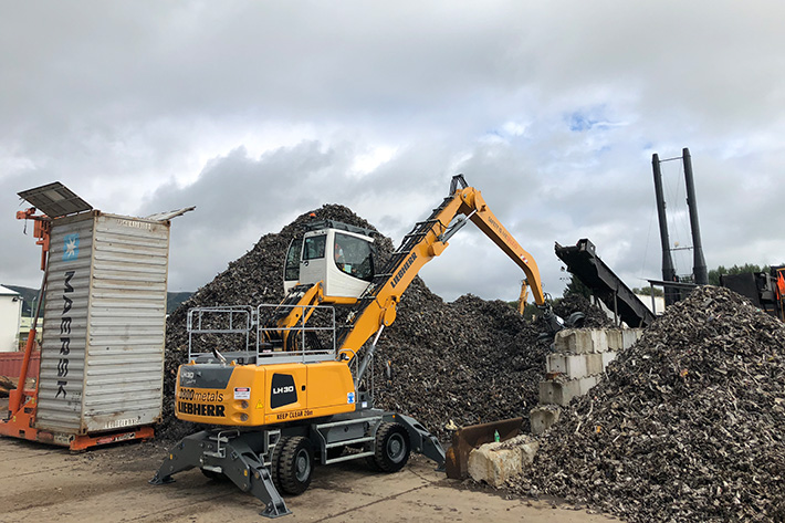 Two LH 30 Material Handlers delivered to Metalco