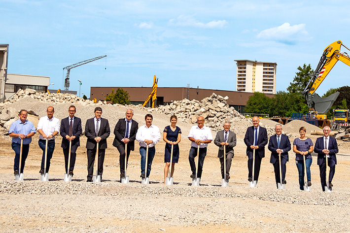Grand plan d’investissement dans l’usine Liebherr de Kirchdorf : premier coup de pioche donné pour le nouveau centre logistique destiné à la production