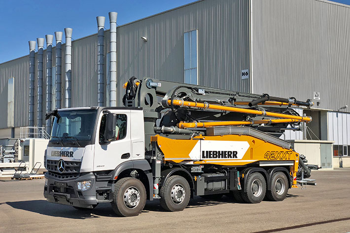 Powerbloc : Pompe à béton automotrice 42 mètres avec une toute nouvelle unité d’entraînement hydraulique de Liebherr