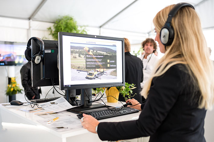 E-learning – Liebherr explores new way for training mobile crane operators