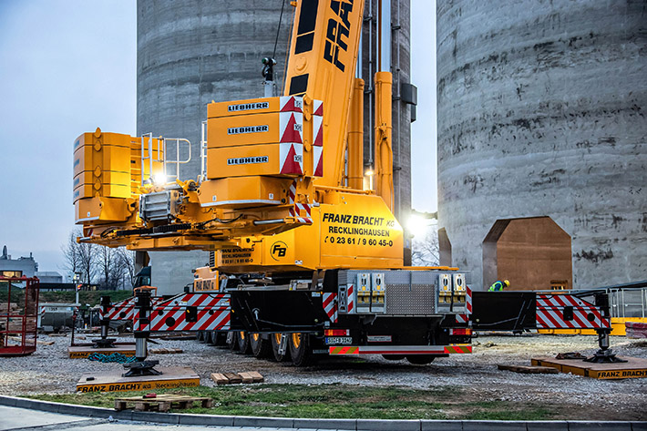 Saving time: with Liebherr mobile crane LTM 1450-8.1 in cement plant